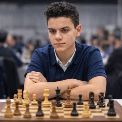 Gürel Tarihe Geçti: 34 Dakika Geç Girdi, Yine Birinci Oldu