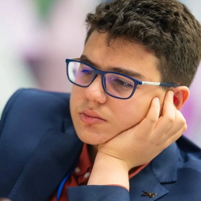 GM Yağız Kaan Erdoğmuş'tan Tarihe Geçen Rekor: 2700 ELO Barajını Aşan En Genç Oyuncu