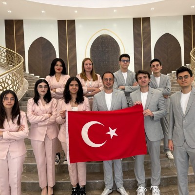 46. Satranç Olimpiyatı'nda 6. Tur: Türkiye Açıkta İsviçre'yi 3-1 Yendi, Kadınlarda Sırbistan ile 2-2 Berabere Kaldı